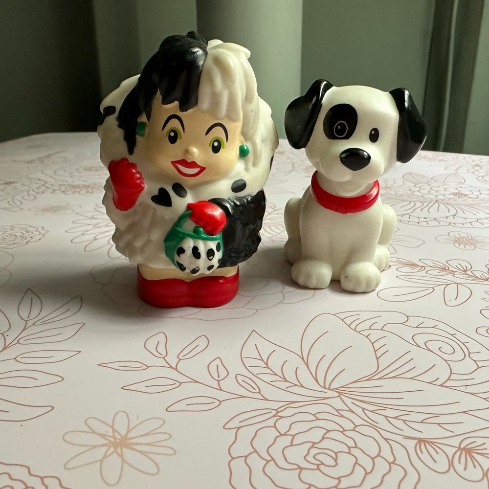 Fisher-Price Little People Cruella Deville & Dalmation